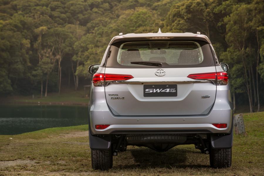  Toyota SW4 2016 года  (фото 10 из 32)